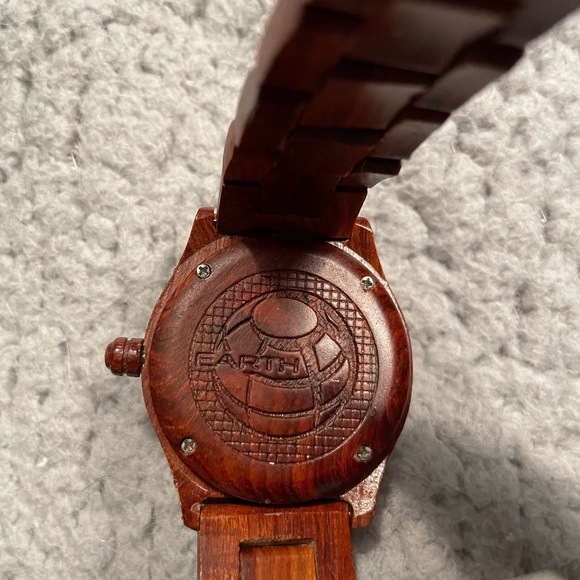 Earth Wood Watch - Picture 4 of 4